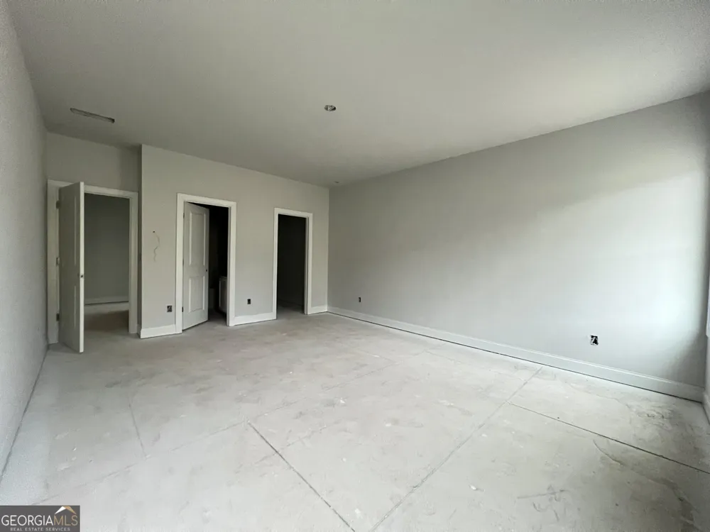 5667 Evelyn LN Flowery Branch, GA 30542
