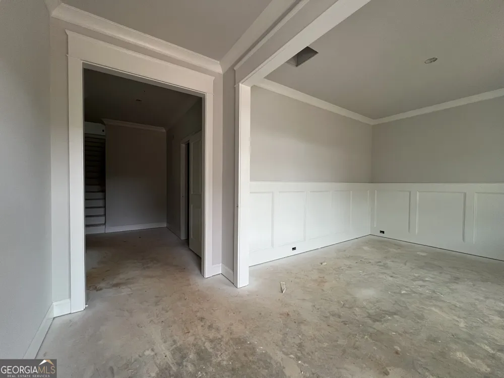 5667 Evelyn LN Flowery Branch, GA 30542