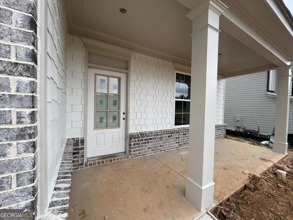 5667 Evelyn LN Flowery Branch, GA 30542