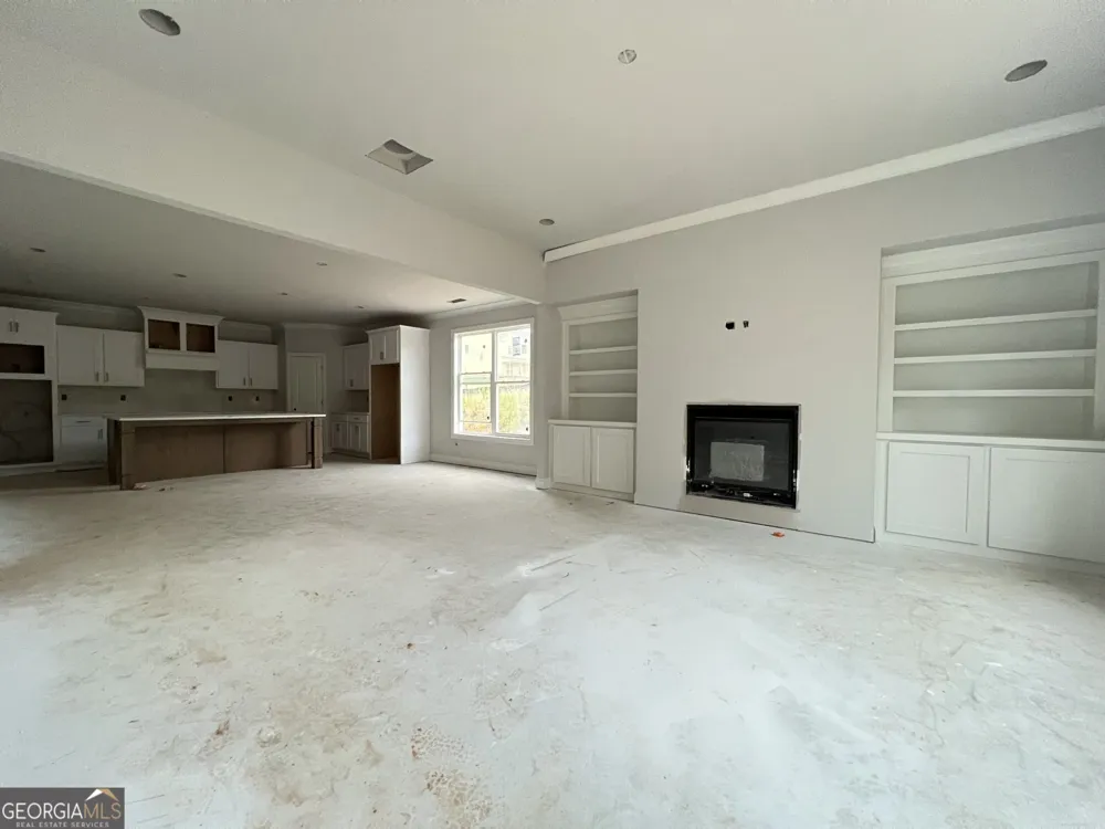 5667 Evelyn LN Flowery Branch, GA 30542