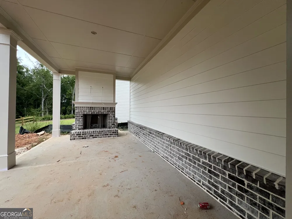 5667 Evelyn LN Flowery Branch, GA 30542
