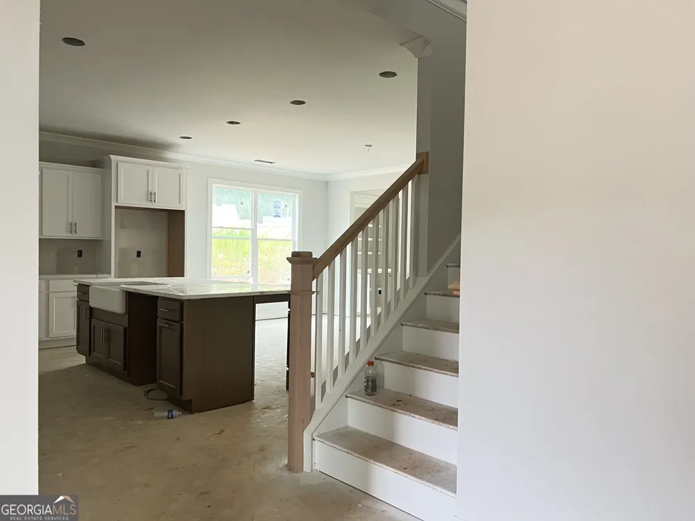 5667 Evelyn LN Flowery Branch, GA 30542