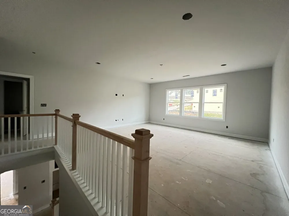 5667 Evelyn LN Flowery Branch, GA 30542