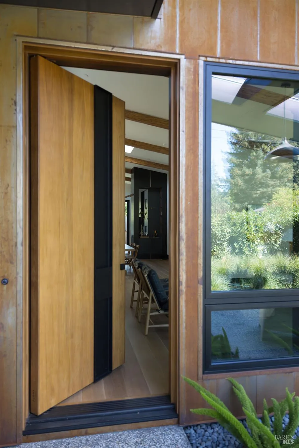 573 Ellis Court Sebastopol, CA 95472