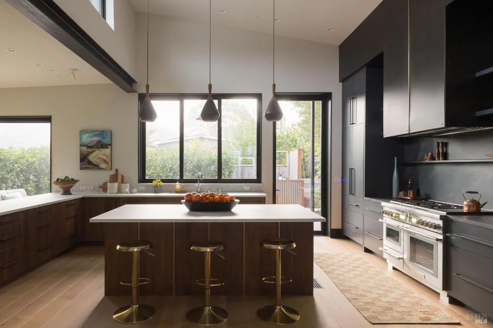 573 Ellis Court Sebastopol, CA 95472