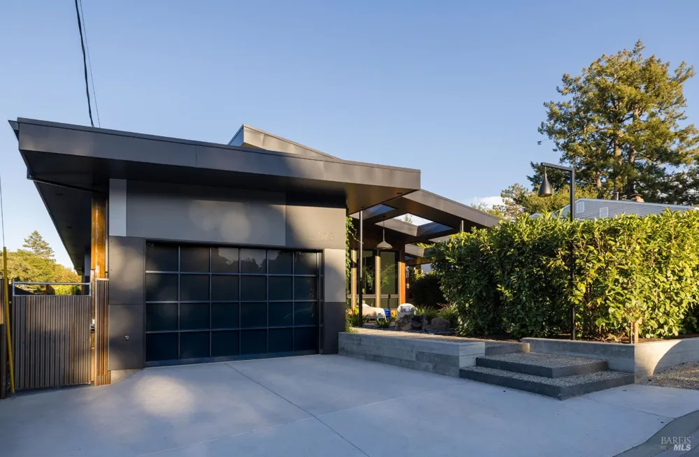 573 Ellis Court Sebastopol, CA 95472