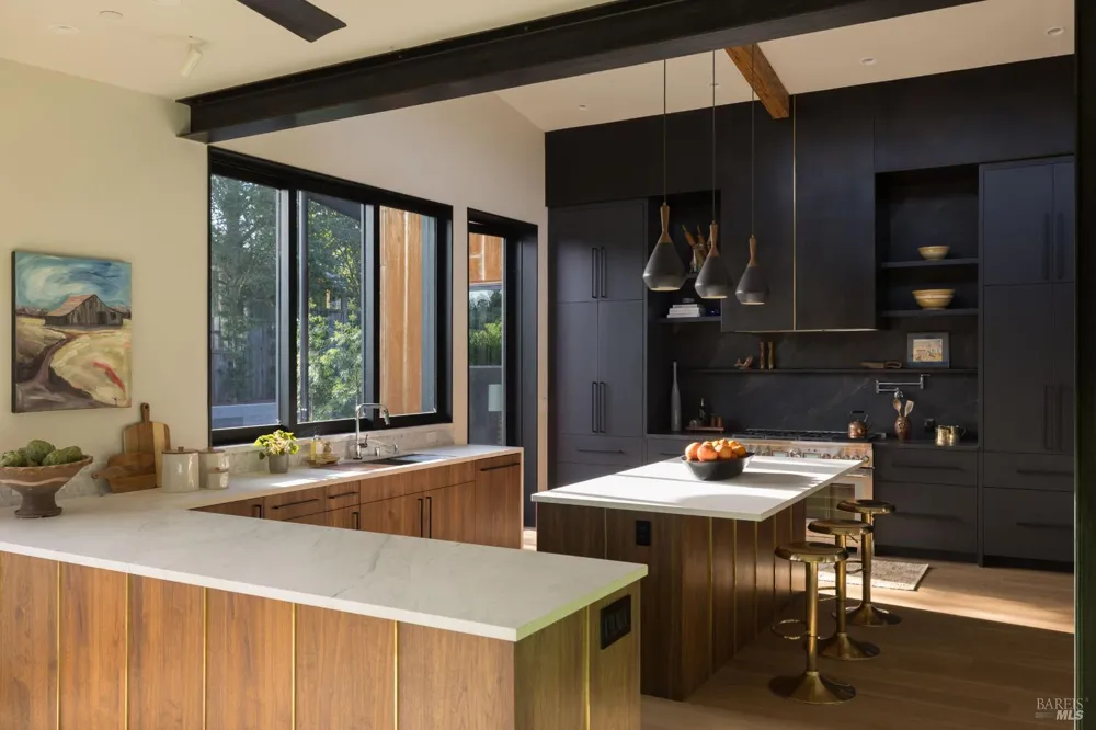 573 Ellis Court Sebastopol, CA 95472
