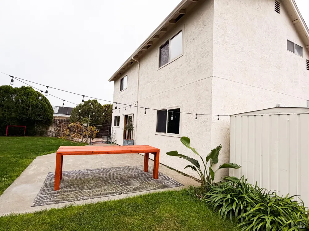 950 Pembroke Way Dixon, CA 95620