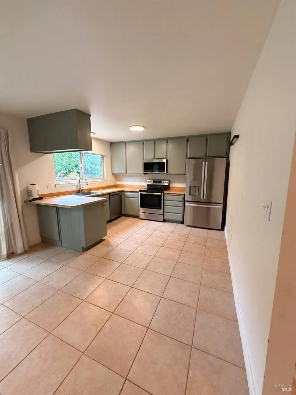 950 Pembroke Way Dixon, CA 95620