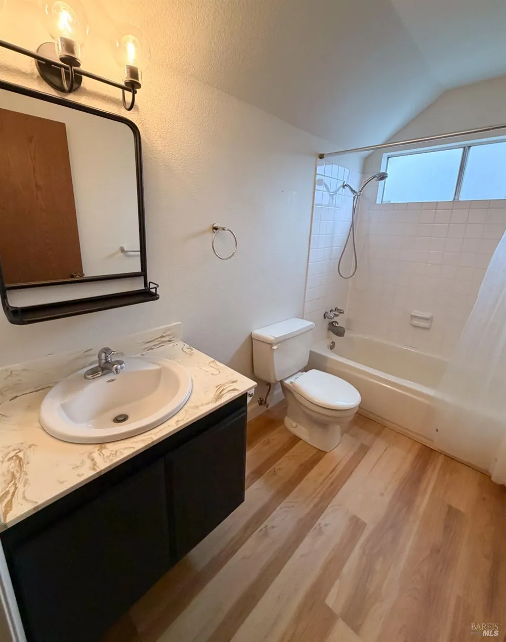 950 Pembroke Way Dixon, CA 95620