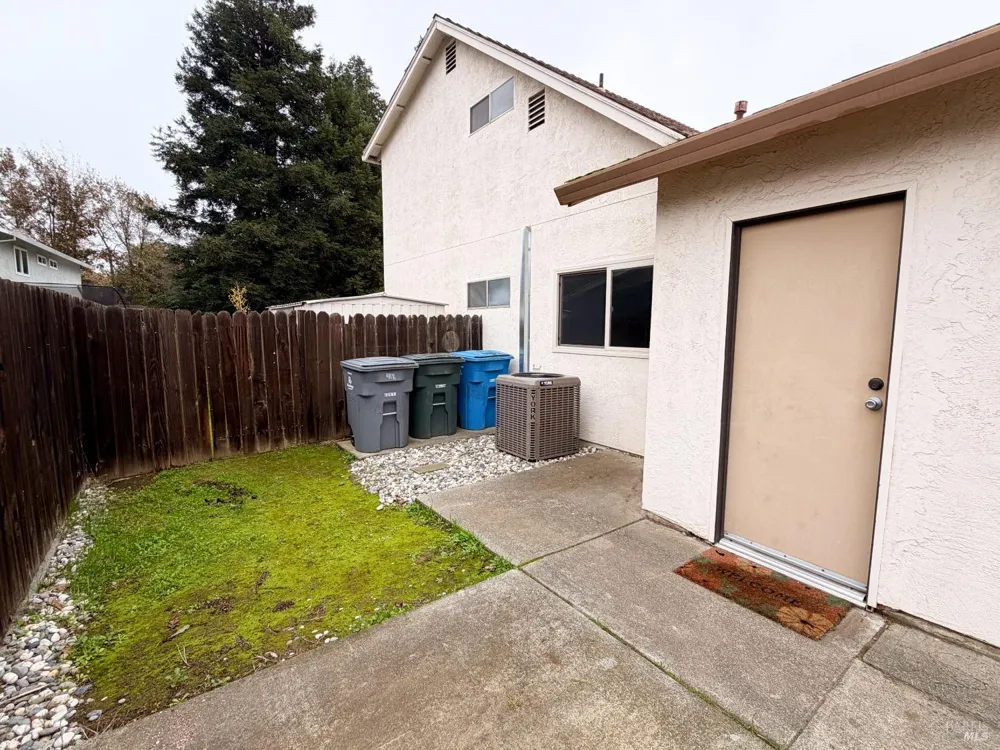 950 Pembroke Way Dixon, CA 95620