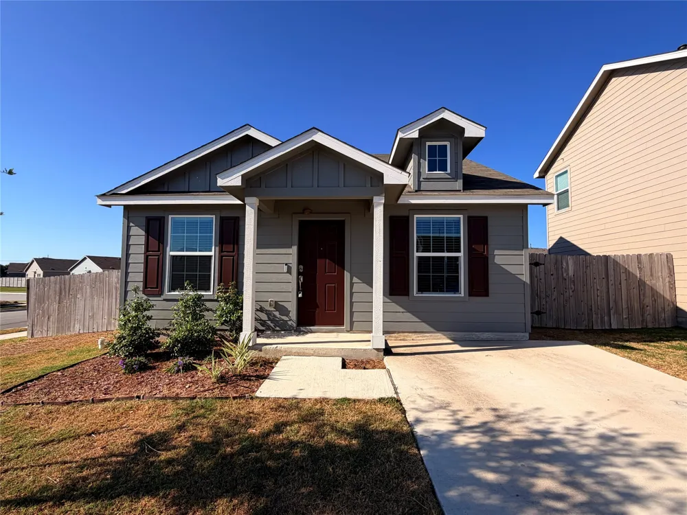 14011 Mussel Run Elgin, TX 78621