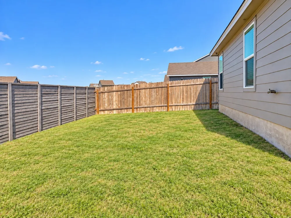 14011 Mussel Run Elgin, TX 78621