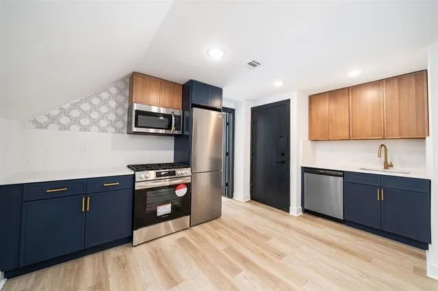 169 WEBSTER AVE Jersey City, NJ 07307