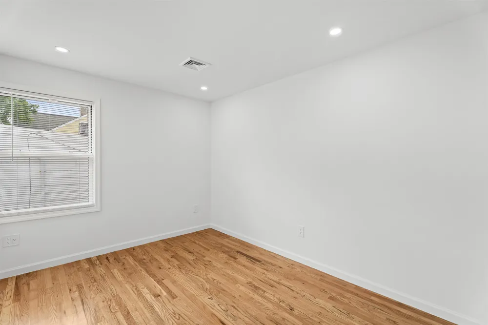 695 SUMMIT AVE Jersey City, NJ 07306