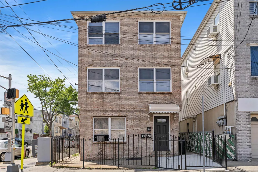 695 SUMMIT AVE Jersey City, NJ 07306