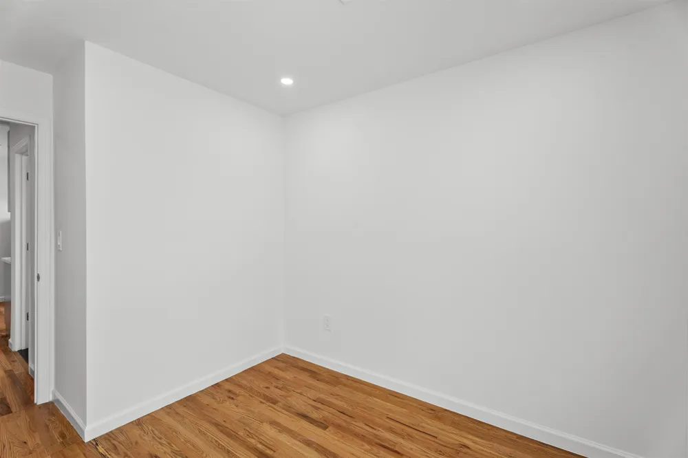 695 SUMMIT AVE Jersey City, NJ 07306