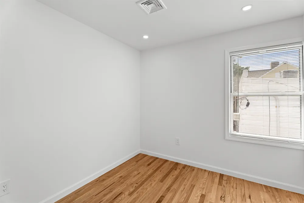 695 SUMMIT AVE Jersey City, NJ 07306