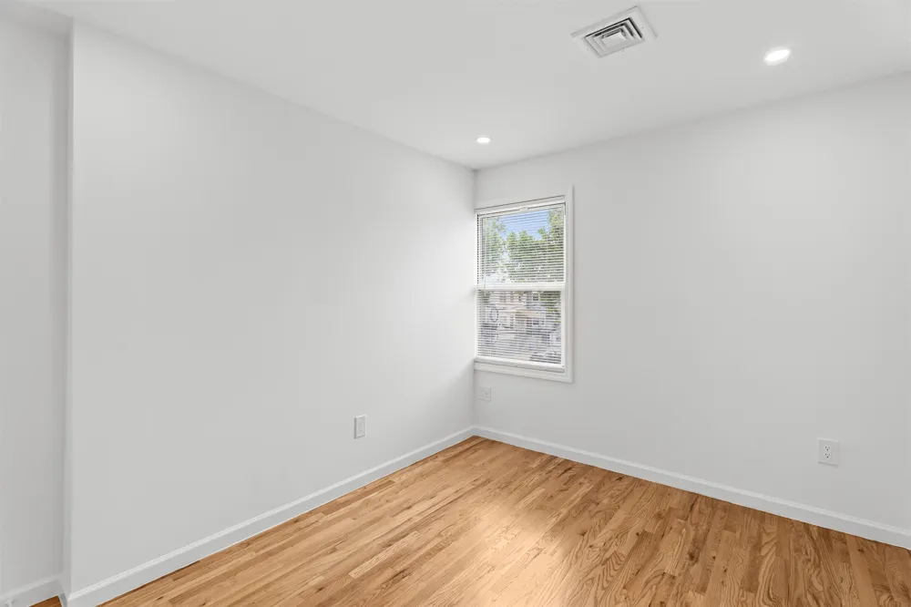 695 SUMMIT AVE Jersey City, NJ 07306