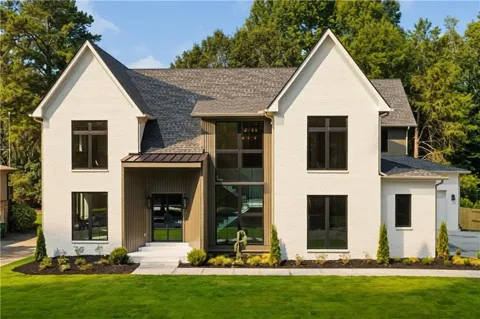 1671 Manhasset Drive