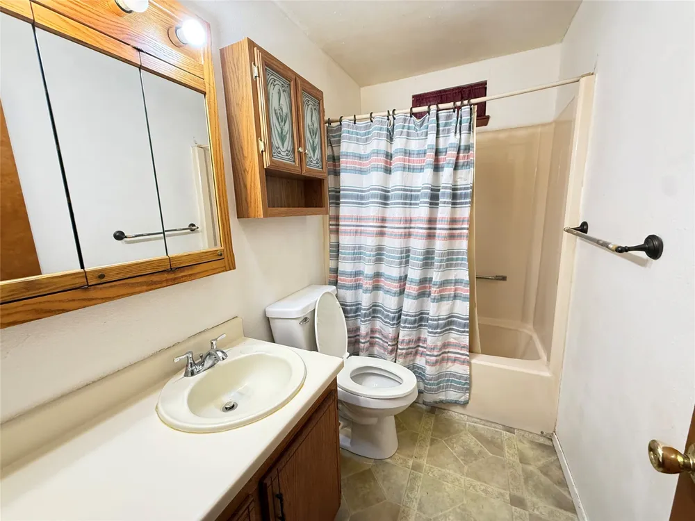4411 Fm 100 Honey Grove, TX 75446