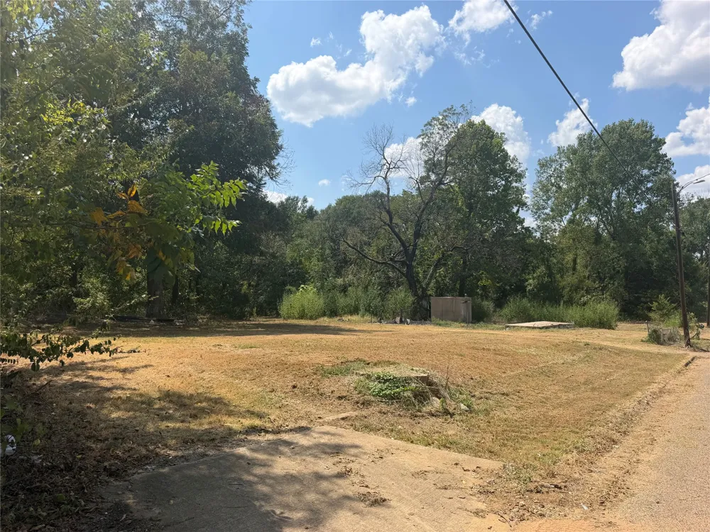 943 W Sherman Street Paris, TX 75460