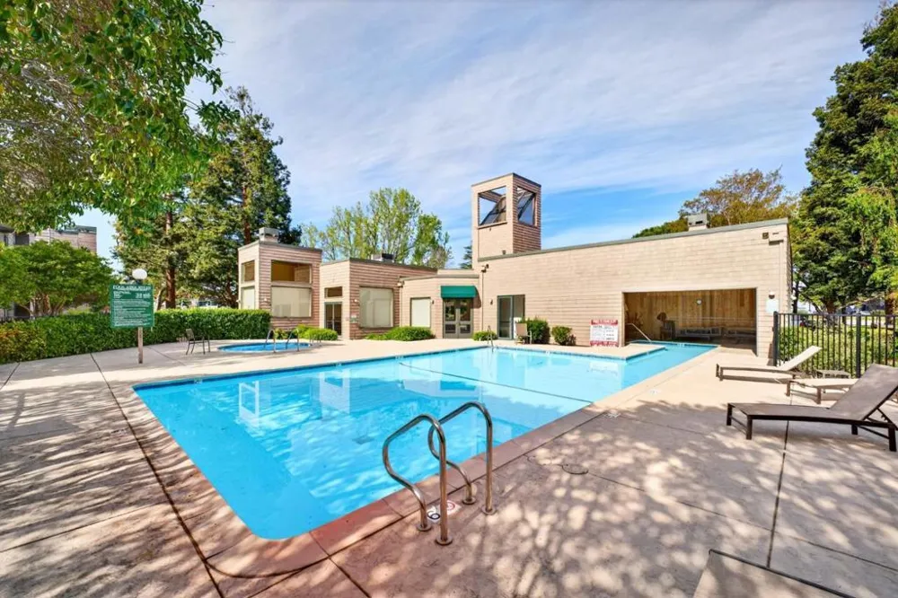 3 Cove Lane Redwood City, CA 94063