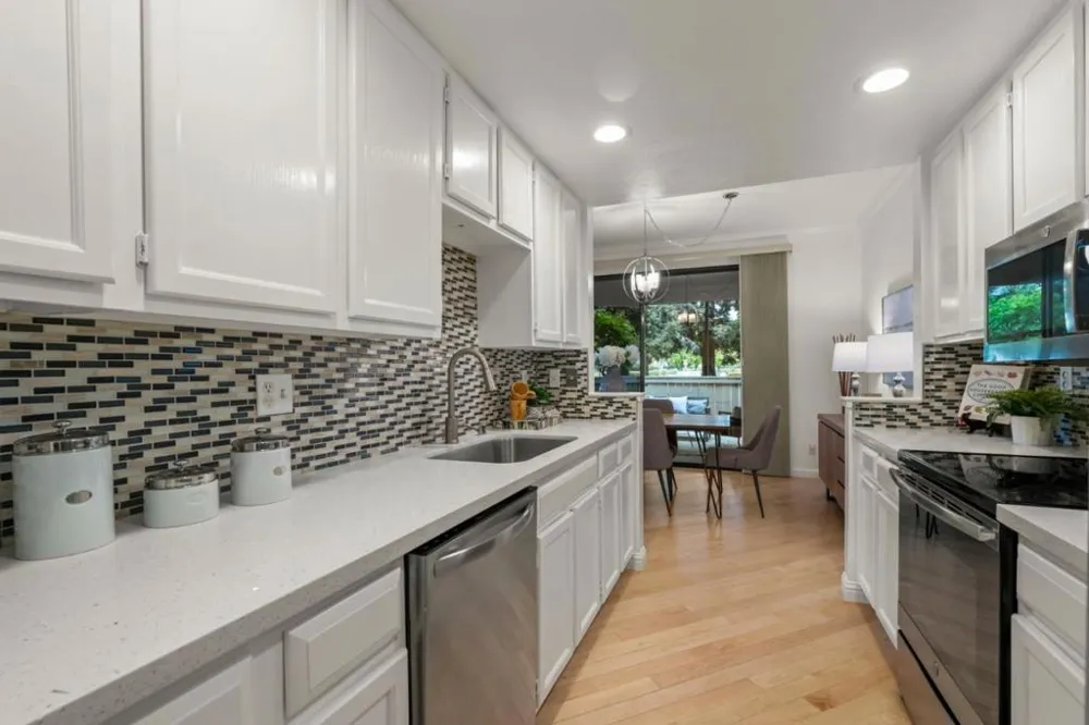 3 Cove Lane Redwood City, CA 94063