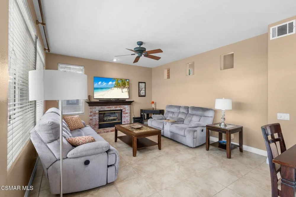 4317 Timberdale Road Moorpark, CA 93021