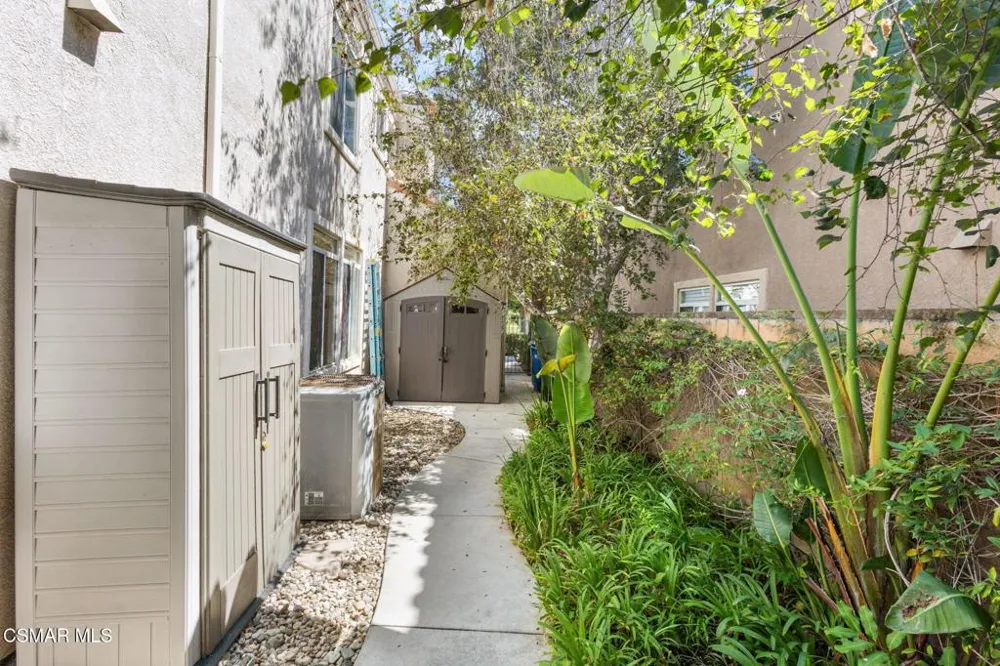 4317 Timberdale Road Moorpark, CA 93021