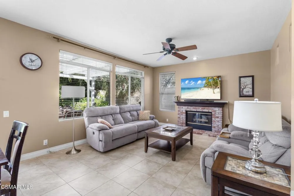 4317 Timberdale Road Moorpark, CA 93021