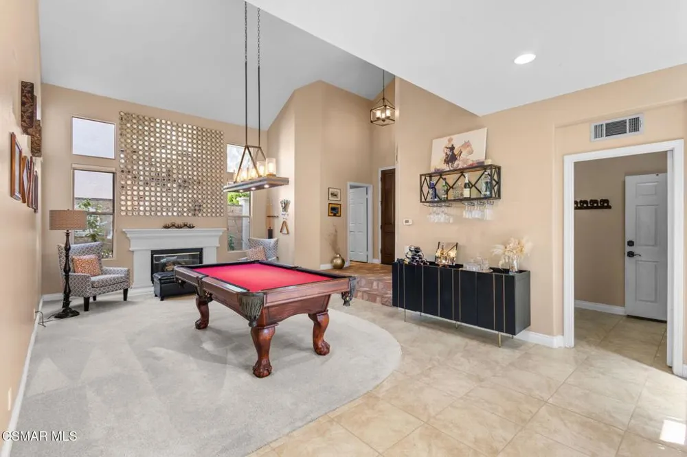 4317 Timberdale Road Moorpark, CA 93021