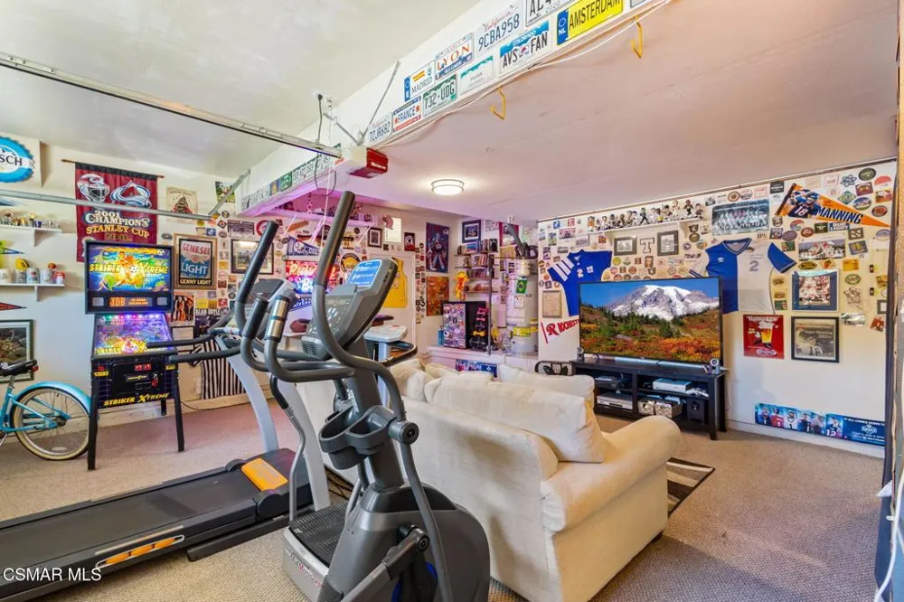 4317 Timberdale Road Moorpark, CA 93021
