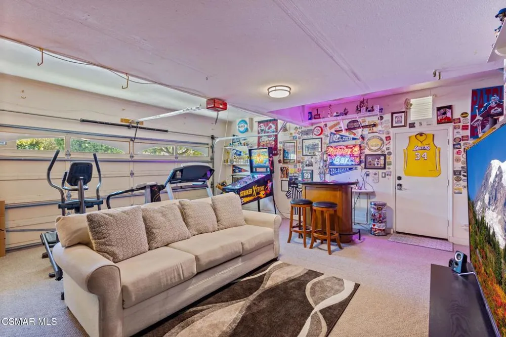 4317 Timberdale Road Moorpark, CA 93021