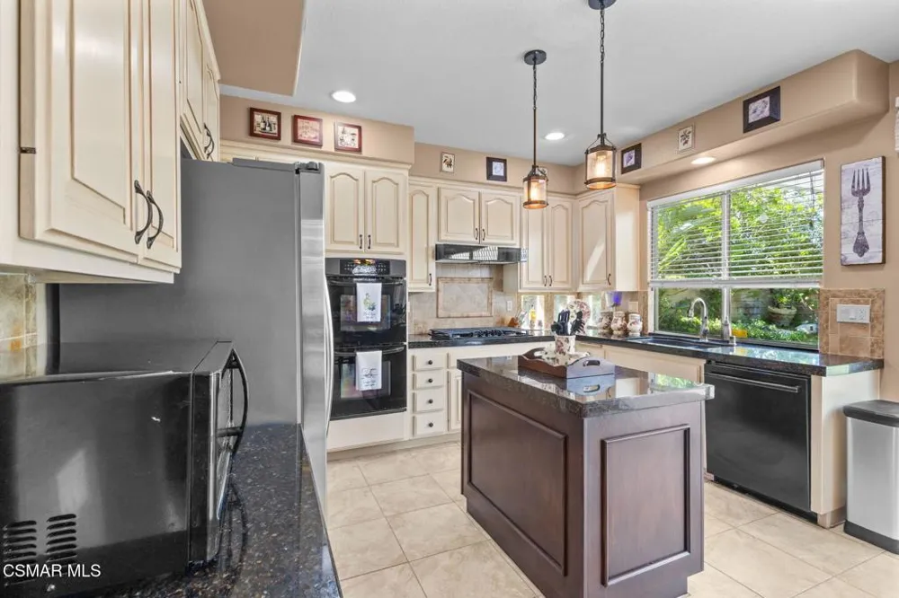 4317 Timberdale Road Moorpark, CA 93021