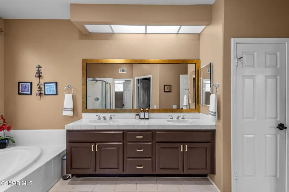 4317 Timberdale Road Moorpark, CA 93021