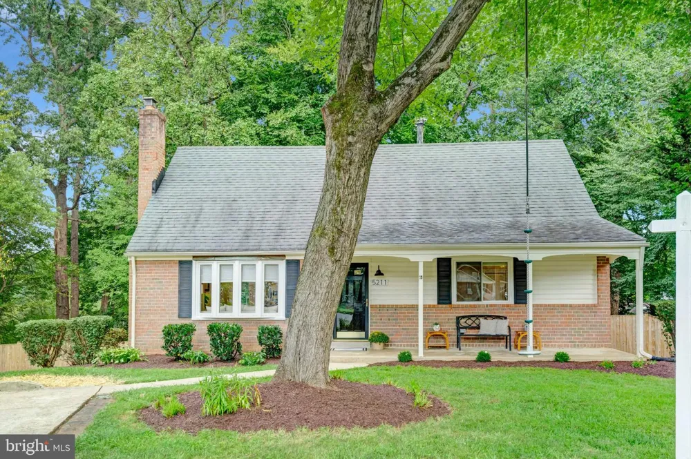 5211 ELLINGTON COURT Fairfax, VA 22032