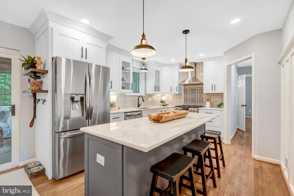 5211 ELLINGTON COURT Fairfax, VA 22032