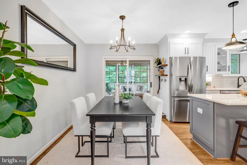 5211 ELLINGTON COURT Fairfax, VA 22032