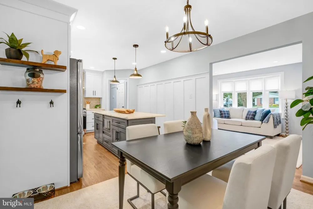 5211 ELLINGTON COURT Fairfax, VA 22032