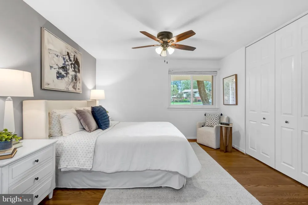 5211 ELLINGTON COURT Fairfax, VA 22032