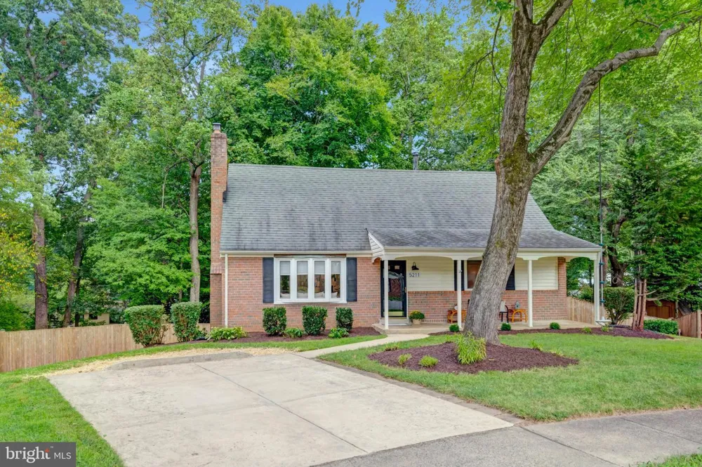 5211 ELLINGTON COURT Fairfax, VA 22032