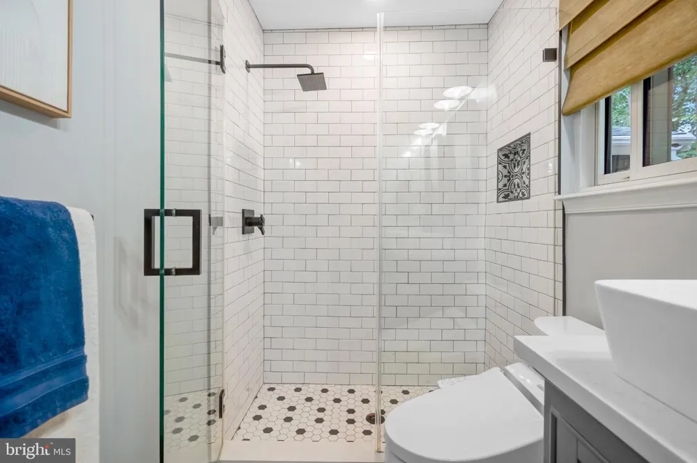 5211 ELLINGTON COURT Fairfax, VA 22032