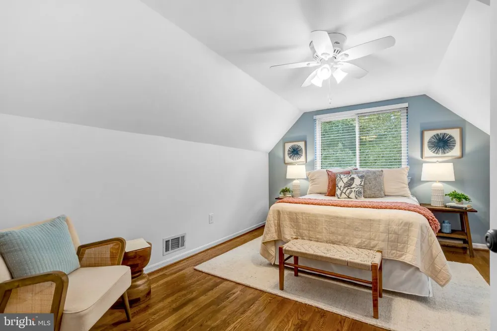 5211 ELLINGTON COURT Fairfax, VA 22032