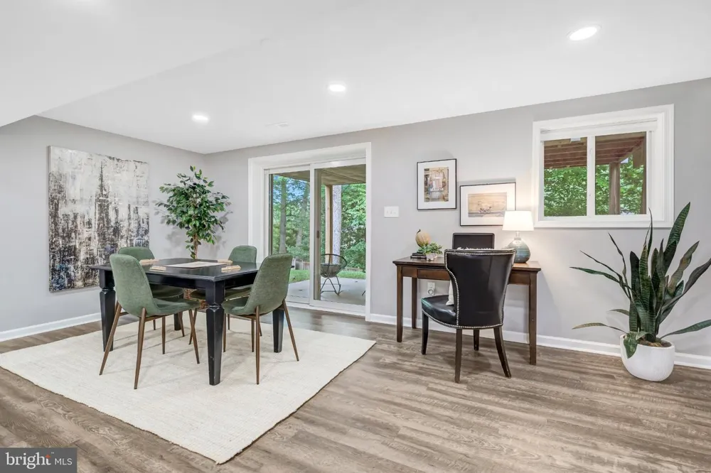 5211 ELLINGTON COURT Fairfax, VA 22032