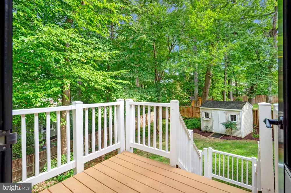 5211 ELLINGTON COURT Fairfax, VA 22032