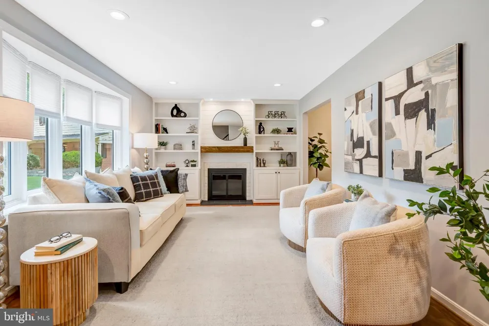 5211 ELLINGTON COURT Fairfax, VA 22032