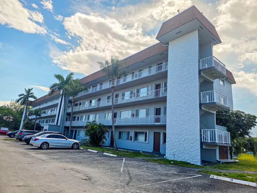 6289 Lear Drive #203 Lake Worth, FL 33462
