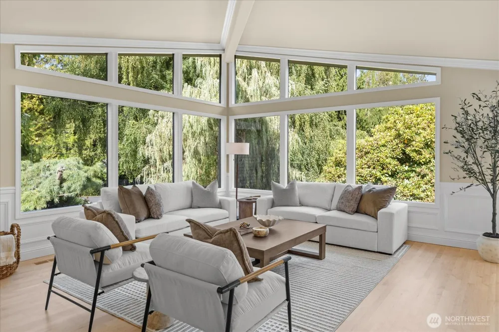 1512 9th Avenue Edmonds, WA 98020