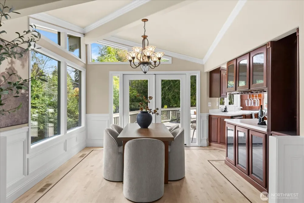 1512 9th Avenue Edmonds, WA 98020
